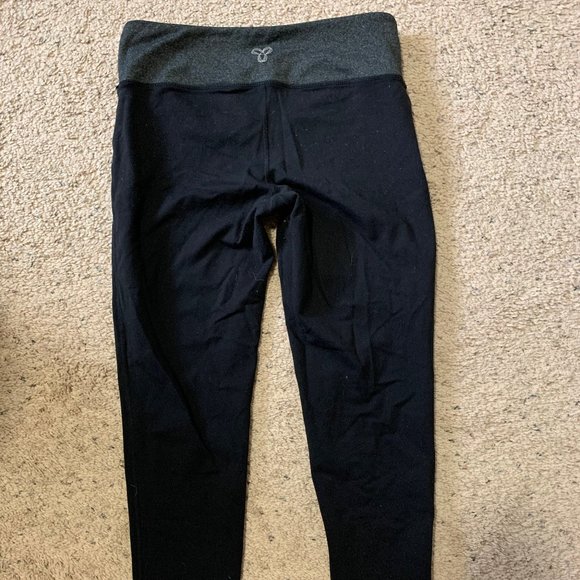 TNA Leggings - Picture 1 of 4